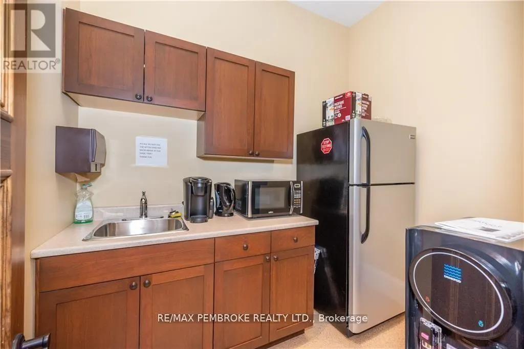 464 PEMBROKE STREET W