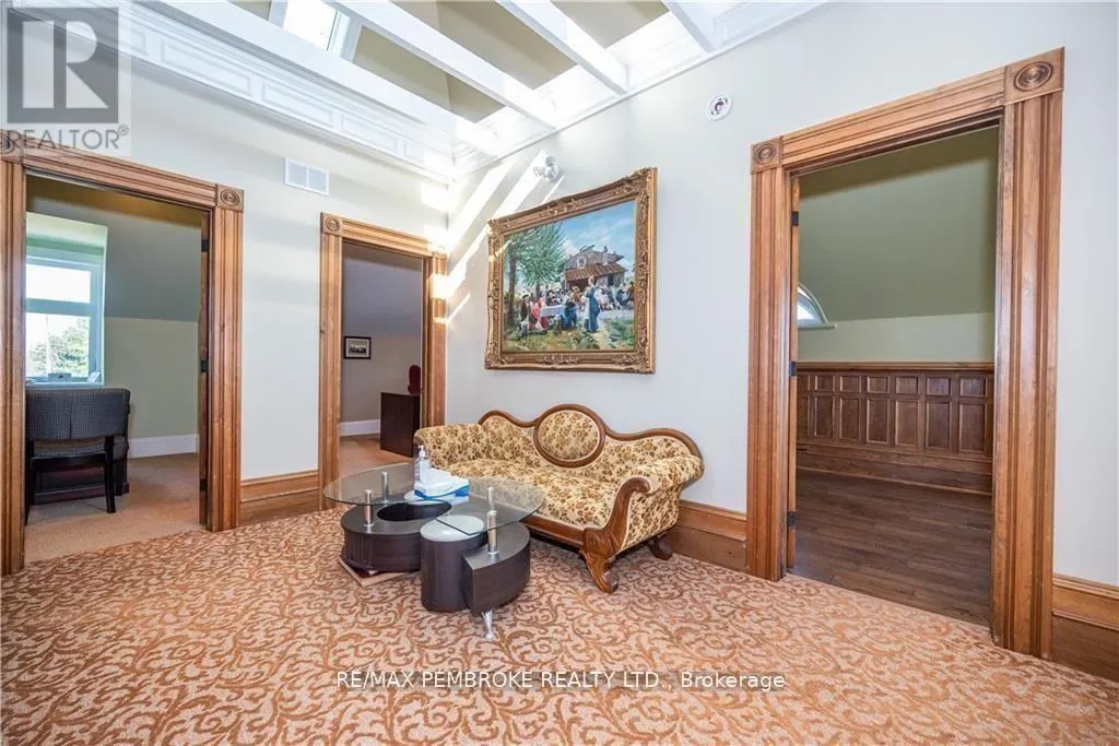464 PEMBROKE STREET W