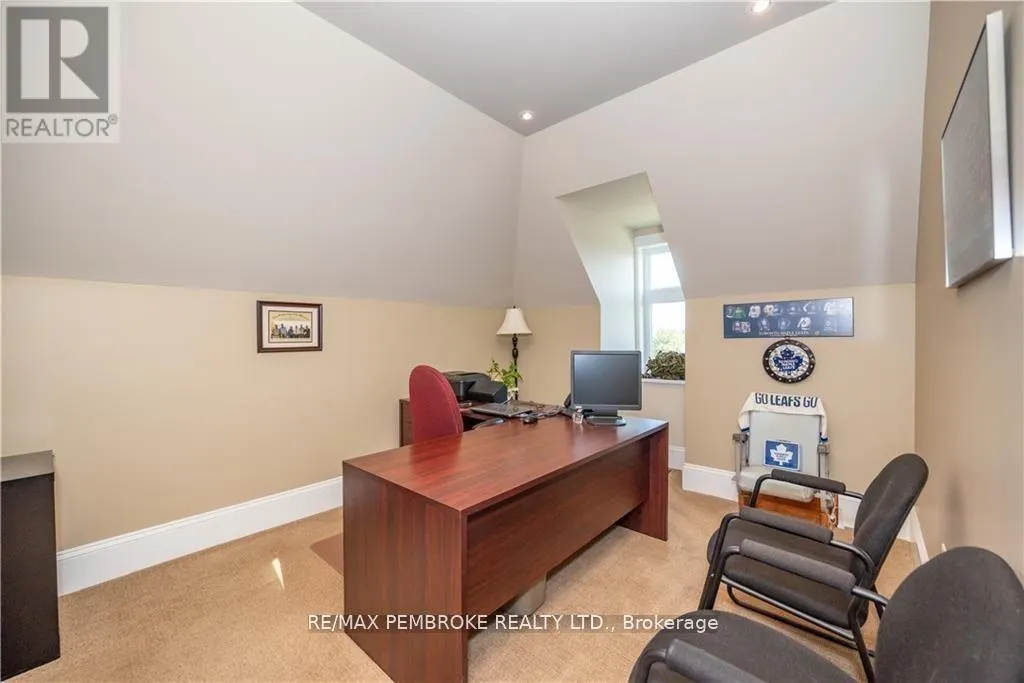 464 PEMBROKE STREET W