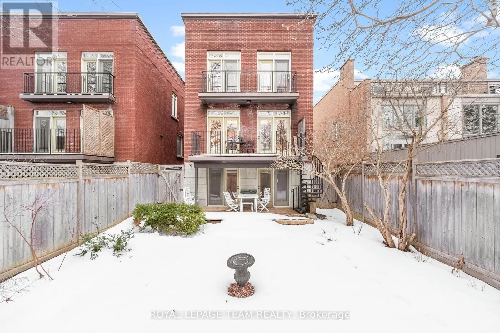 160 DUFFERIN ROAD