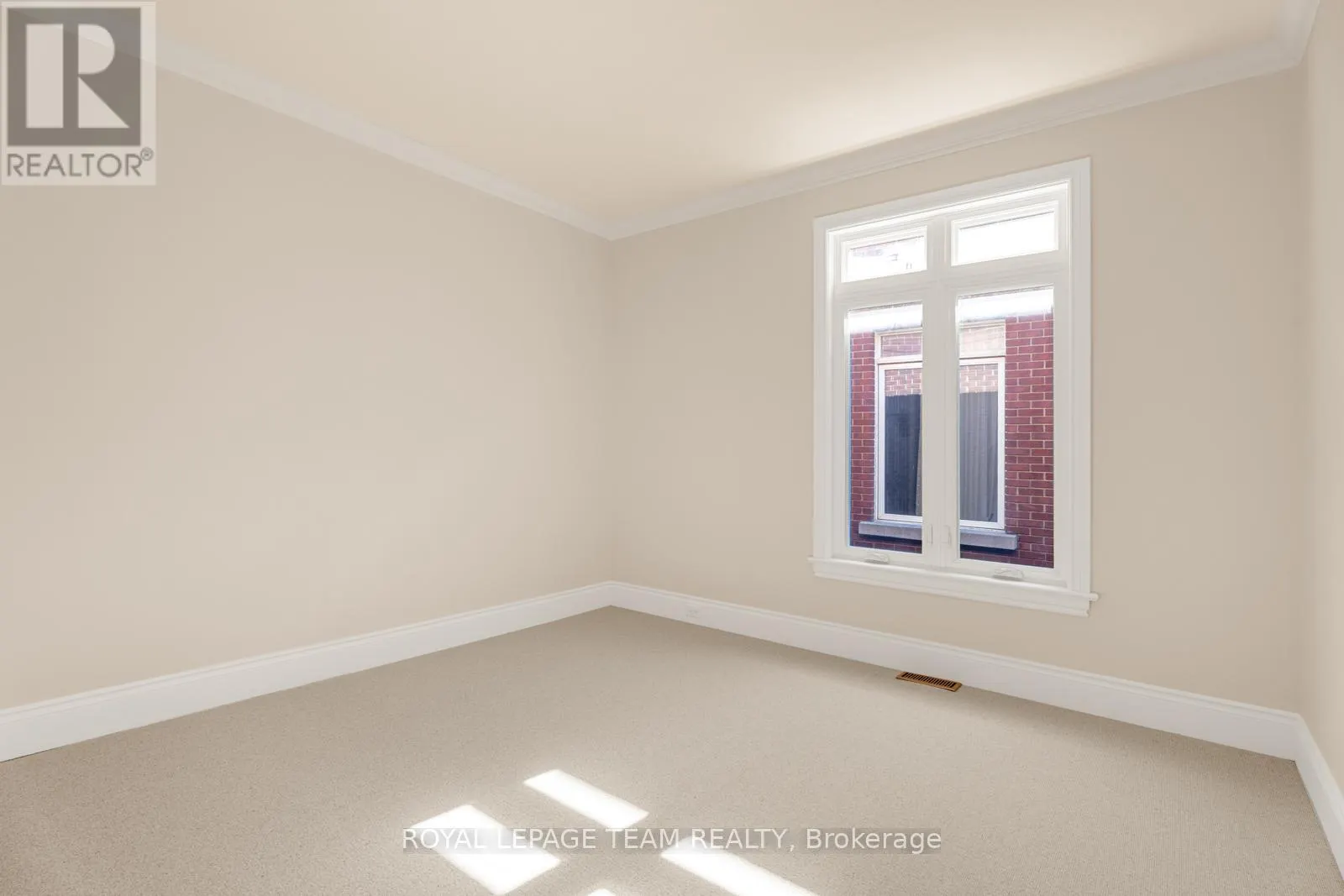 160 DUFFERIN ROAD