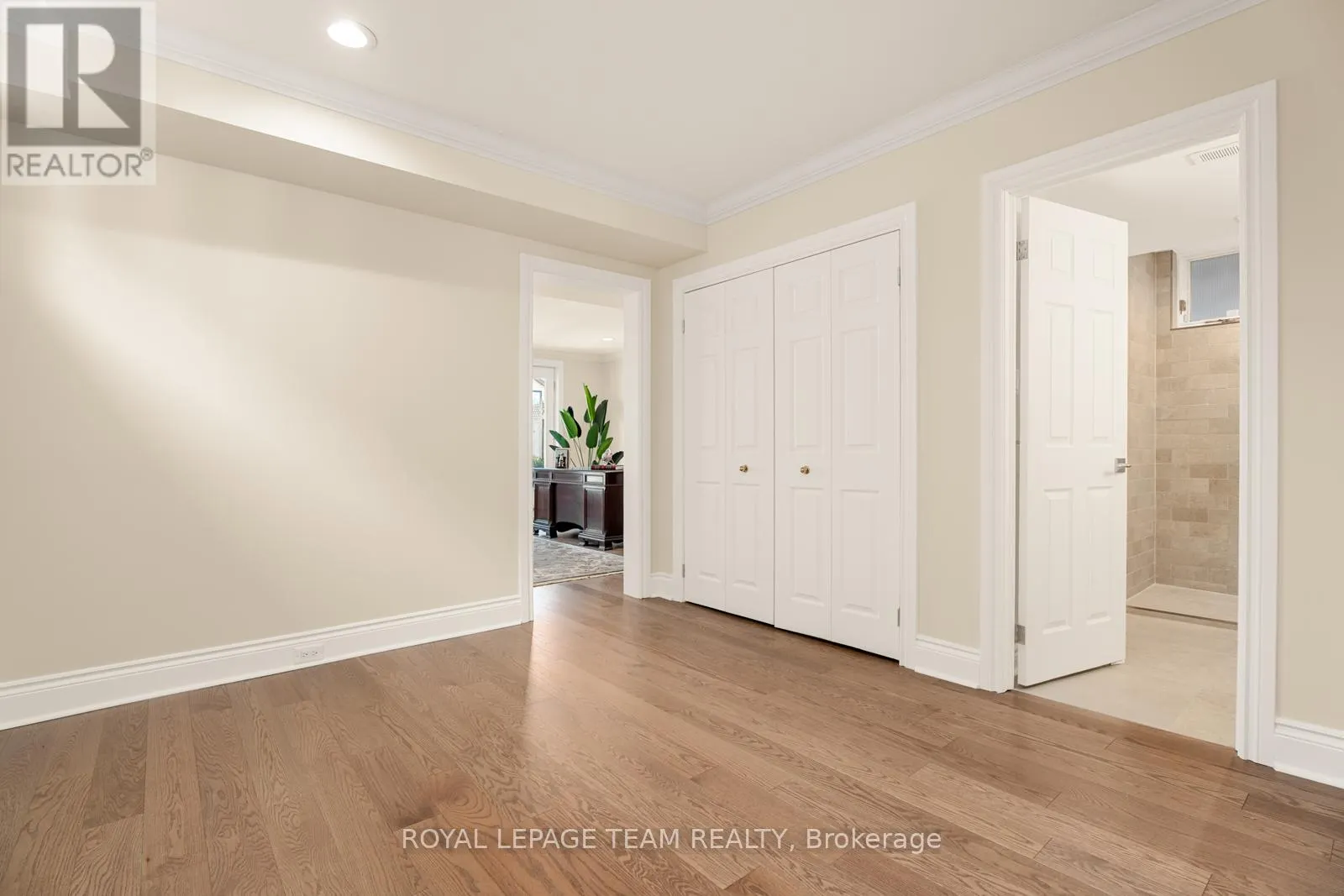 160 DUFFERIN ROAD