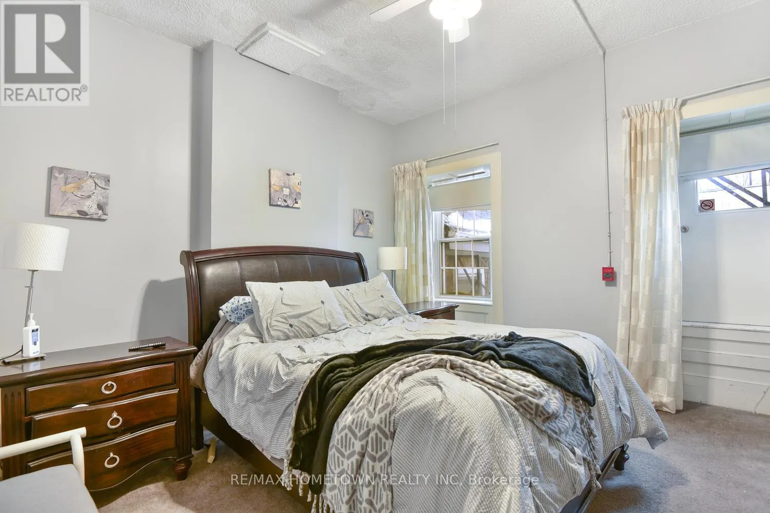 64 KING STREET E