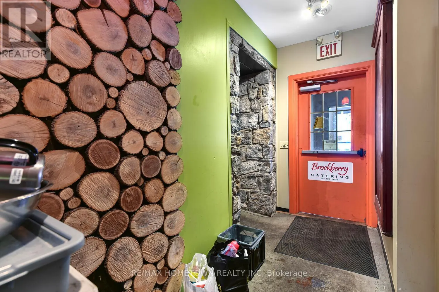 64 KING STREET E