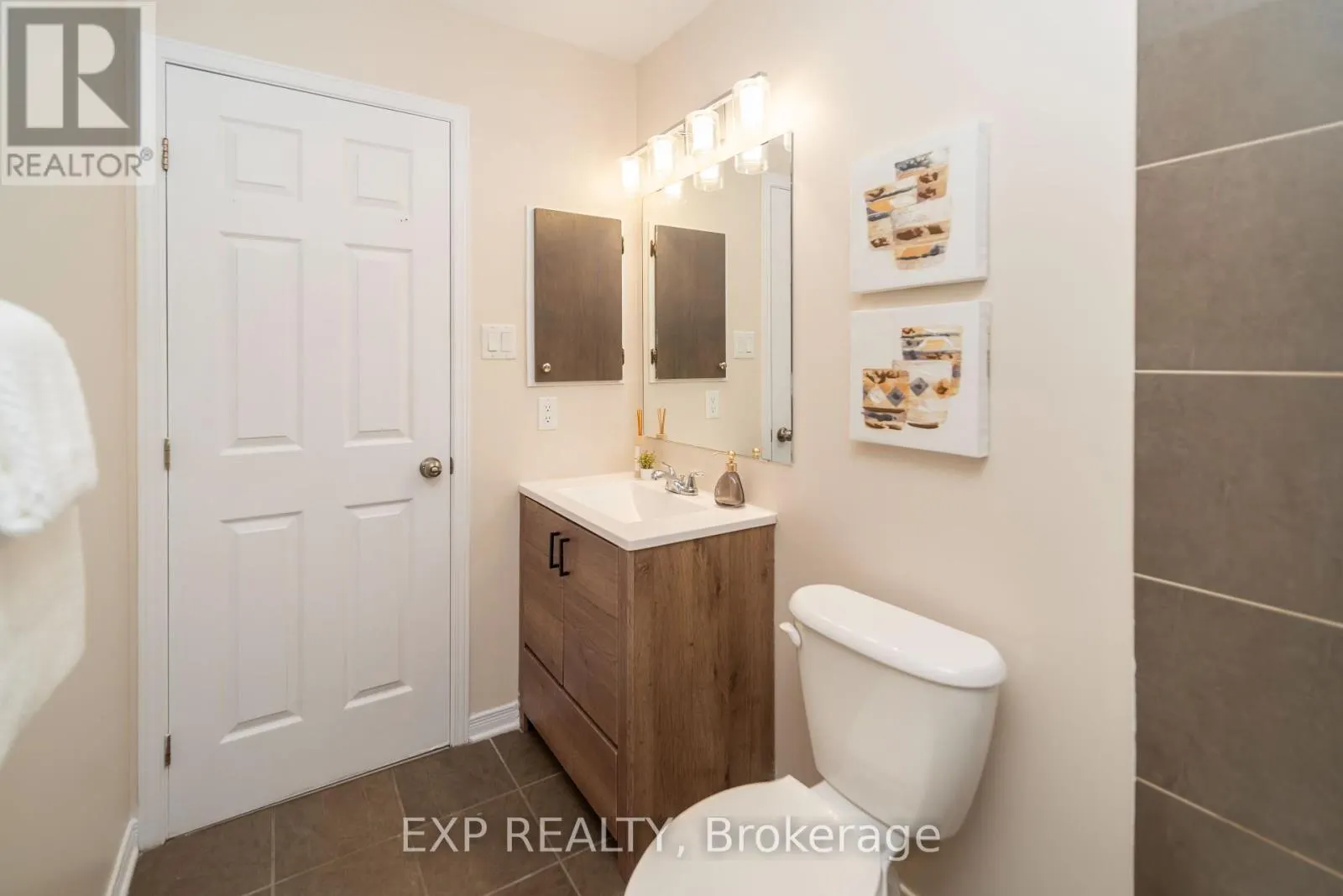 191 MACOUN CIRCLE