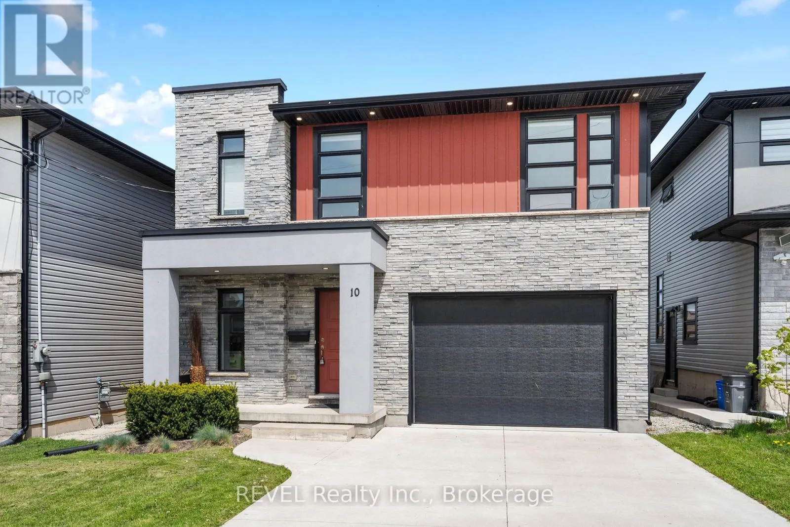 10 LEESON STREET