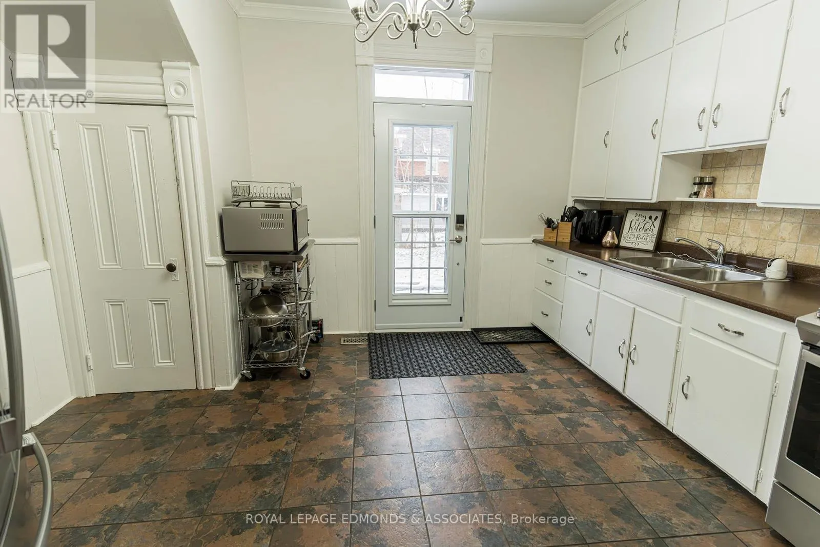 281 TRAFALGAR ROAD