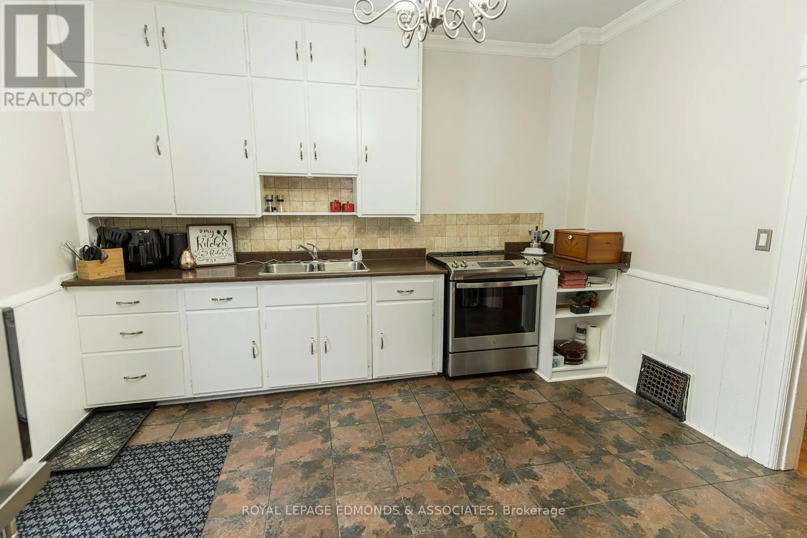 281 TRAFALGAR ROAD