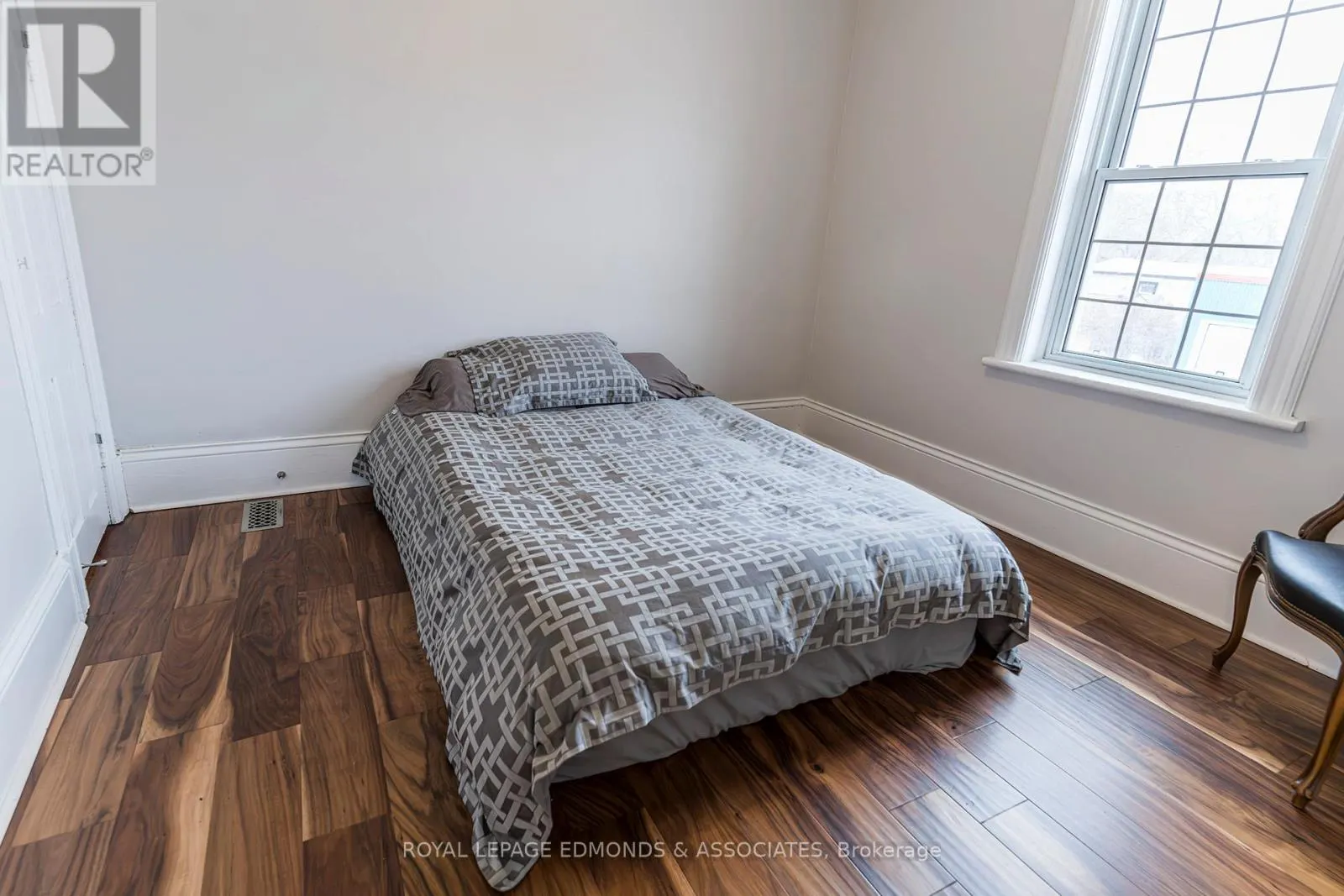 281 TRAFALGAR ROAD