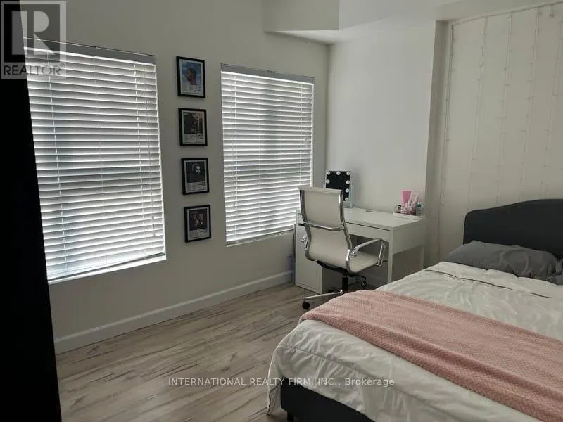 35 - 258C SUNVIEW STREET W