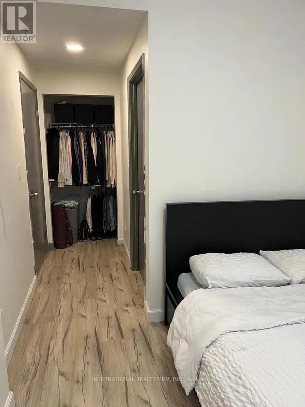 35 - 258C SUNVIEW STREET W