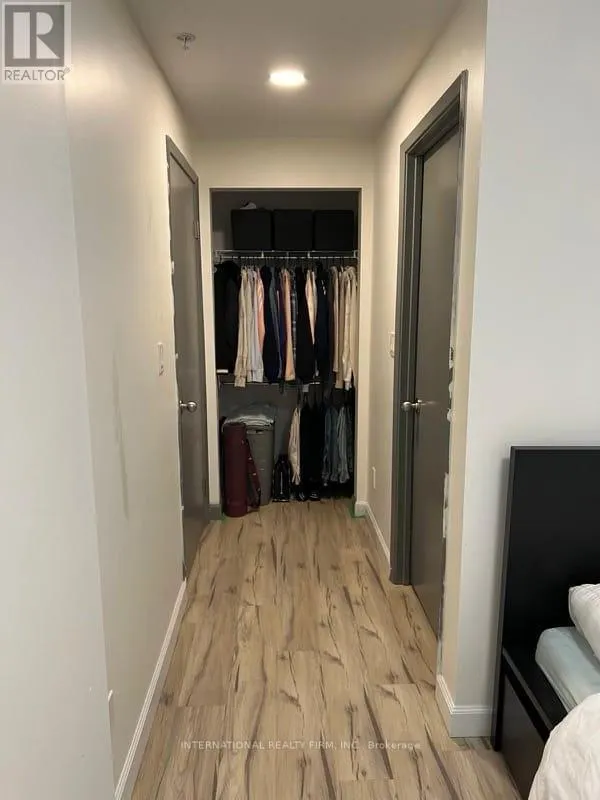 35 - 258C SUNVIEW STREET W