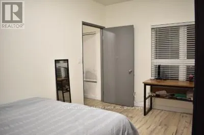 35 - 258C SUNVIEW STREET W