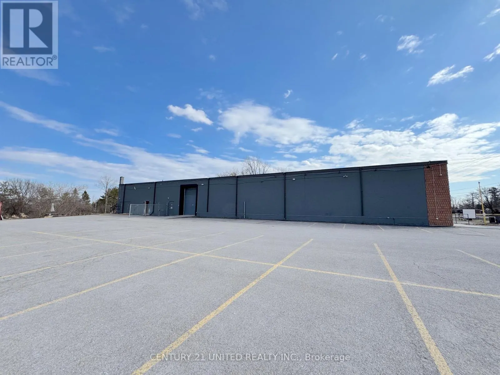 2704 LAKEFIELD ROAD