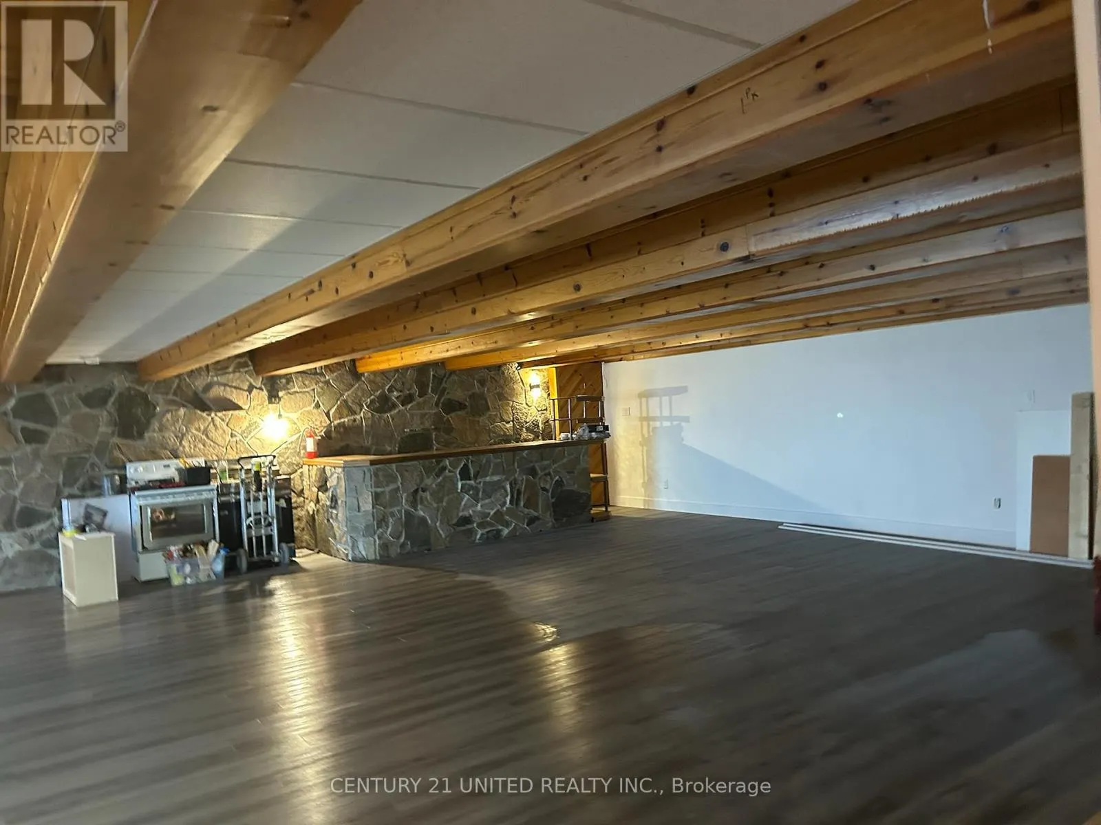 2704 LAKEFIELD ROAD