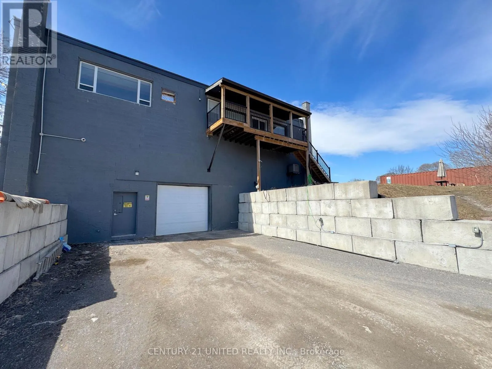 2704 LAKEFIELD ROAD
