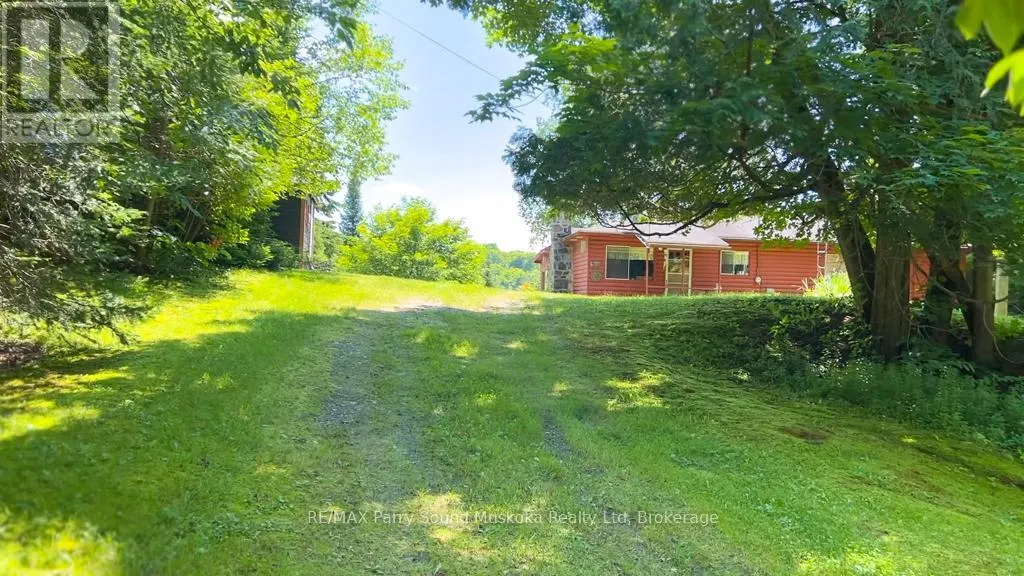 20 GOLDEN HORSESHOE LANE