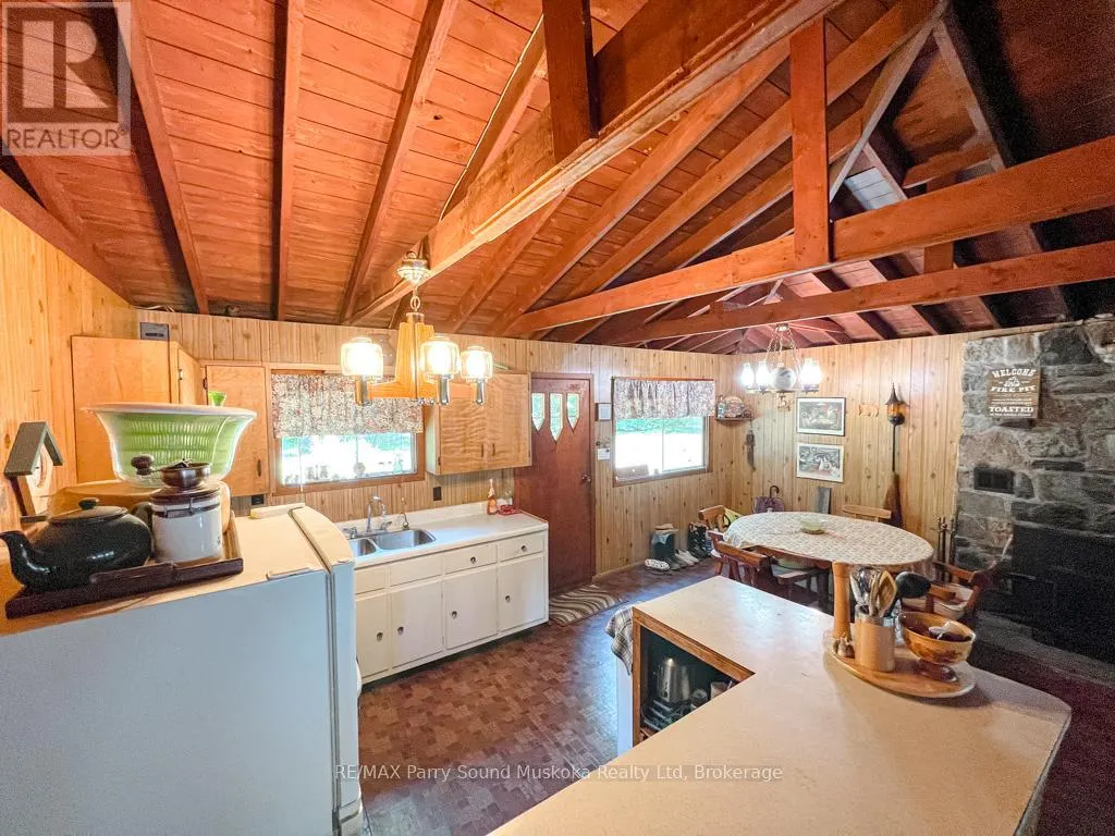 20 GOLDEN HORSESHOE LANE