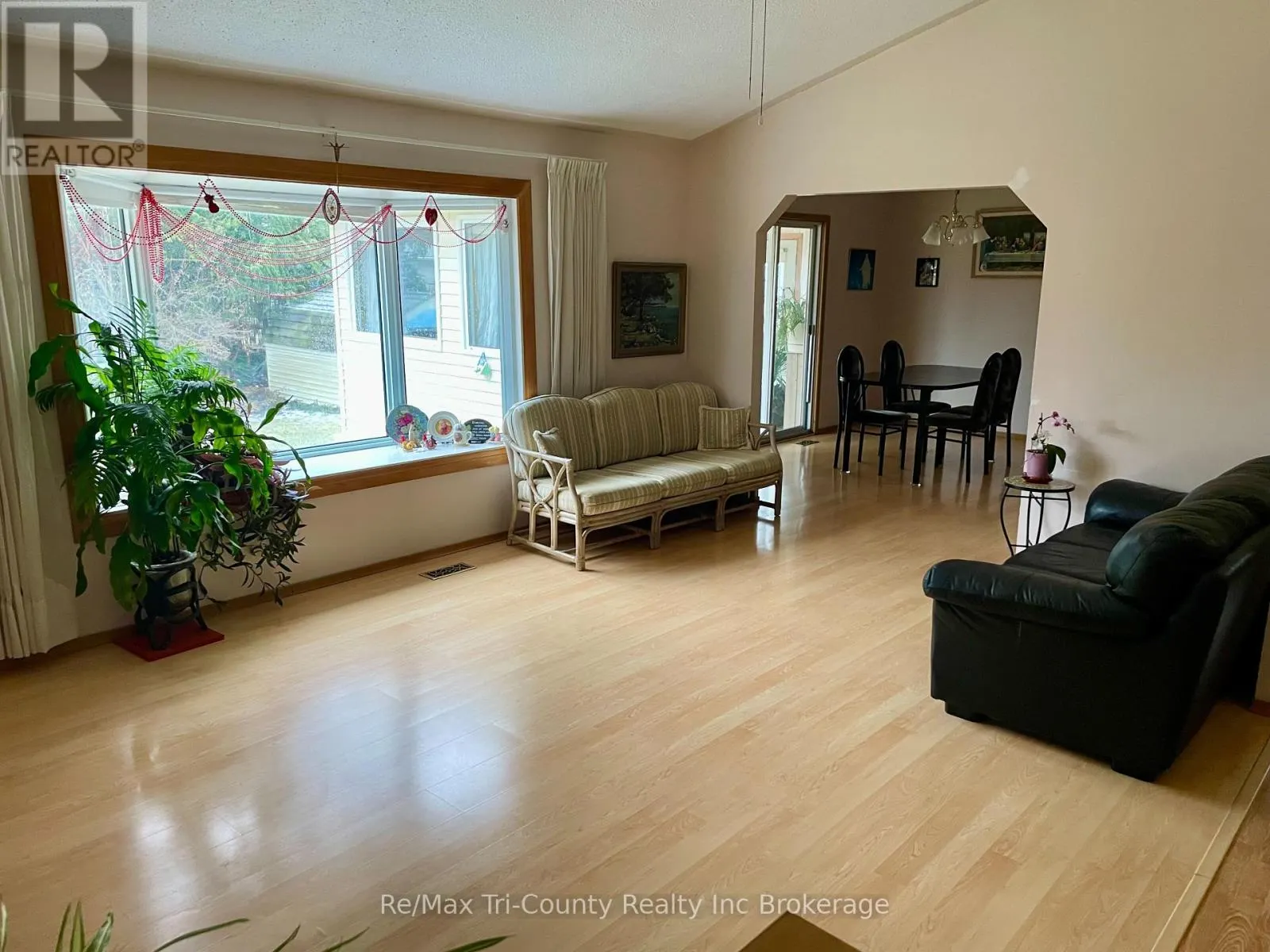 38 ADAMS AVENUE