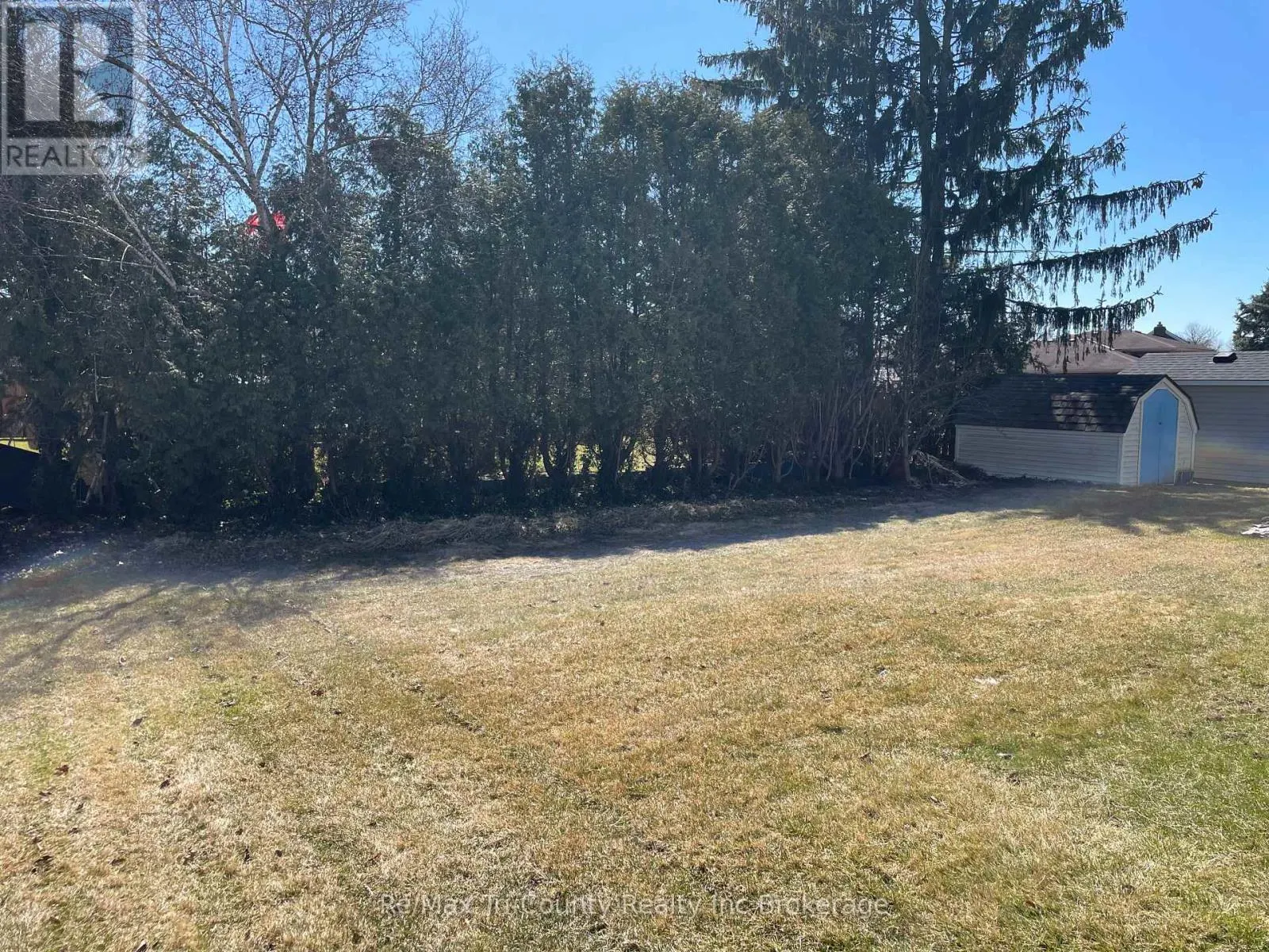 38 ADAMS AVENUE