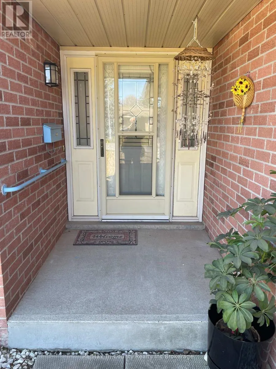 38 ADAMS AVENUE