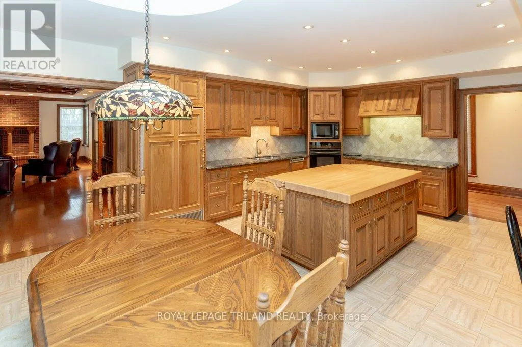 2643 OLD VICTORIA ROAD