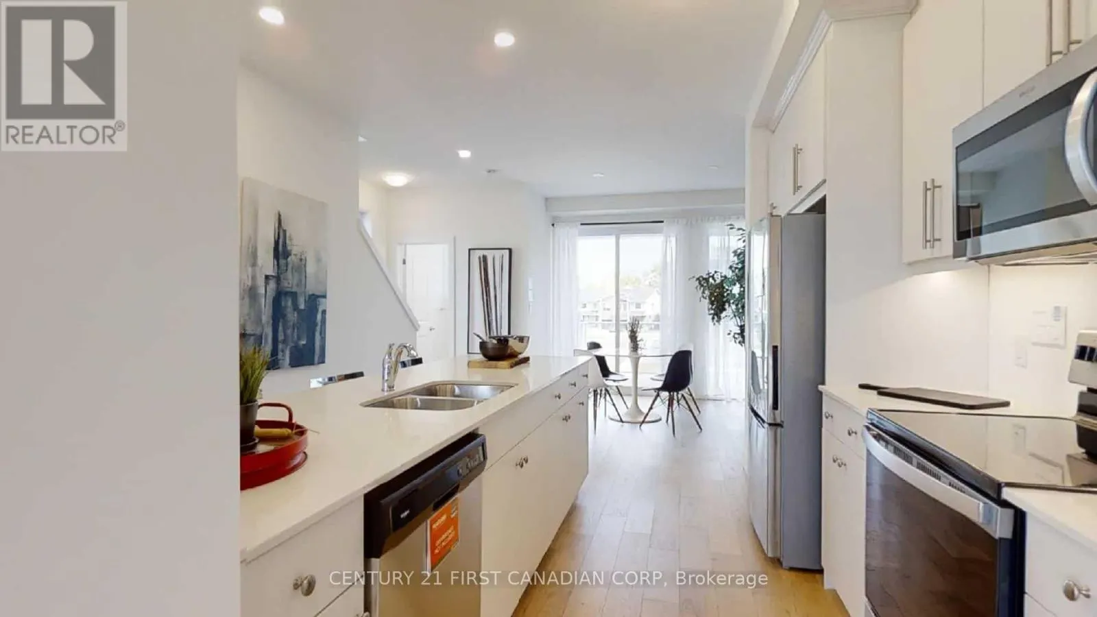 20 - 530 GATESTONE ROAD, #20