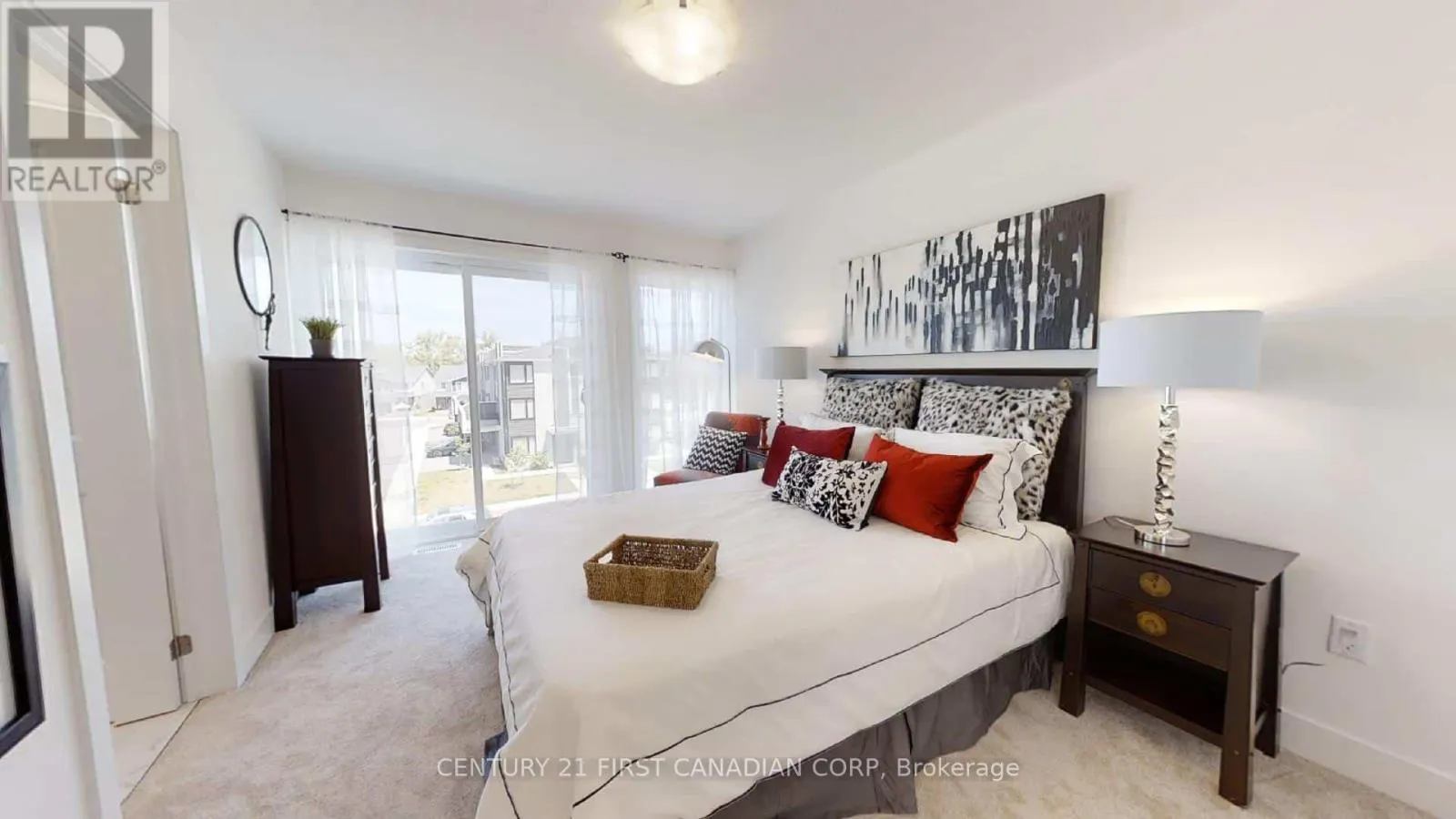 20 - 530 GATESTONE ROAD, #20