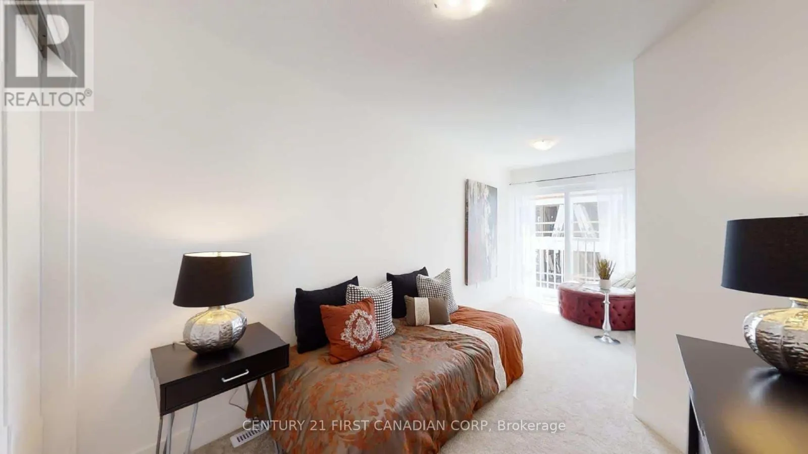 20 - 530 GATESTONE ROAD, #20