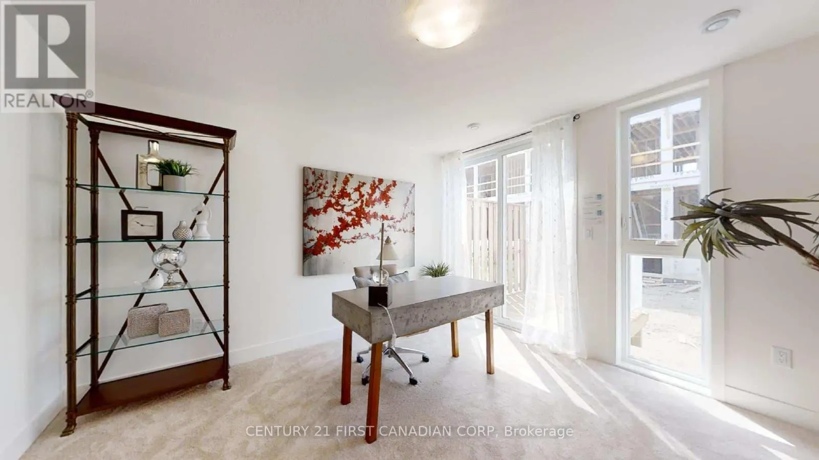 20 - 530 GATESTONE ROAD, #20