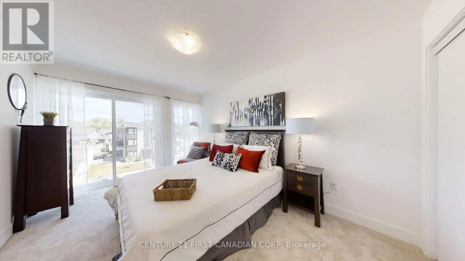 20 - 530 GATESTONE ROAD, #20