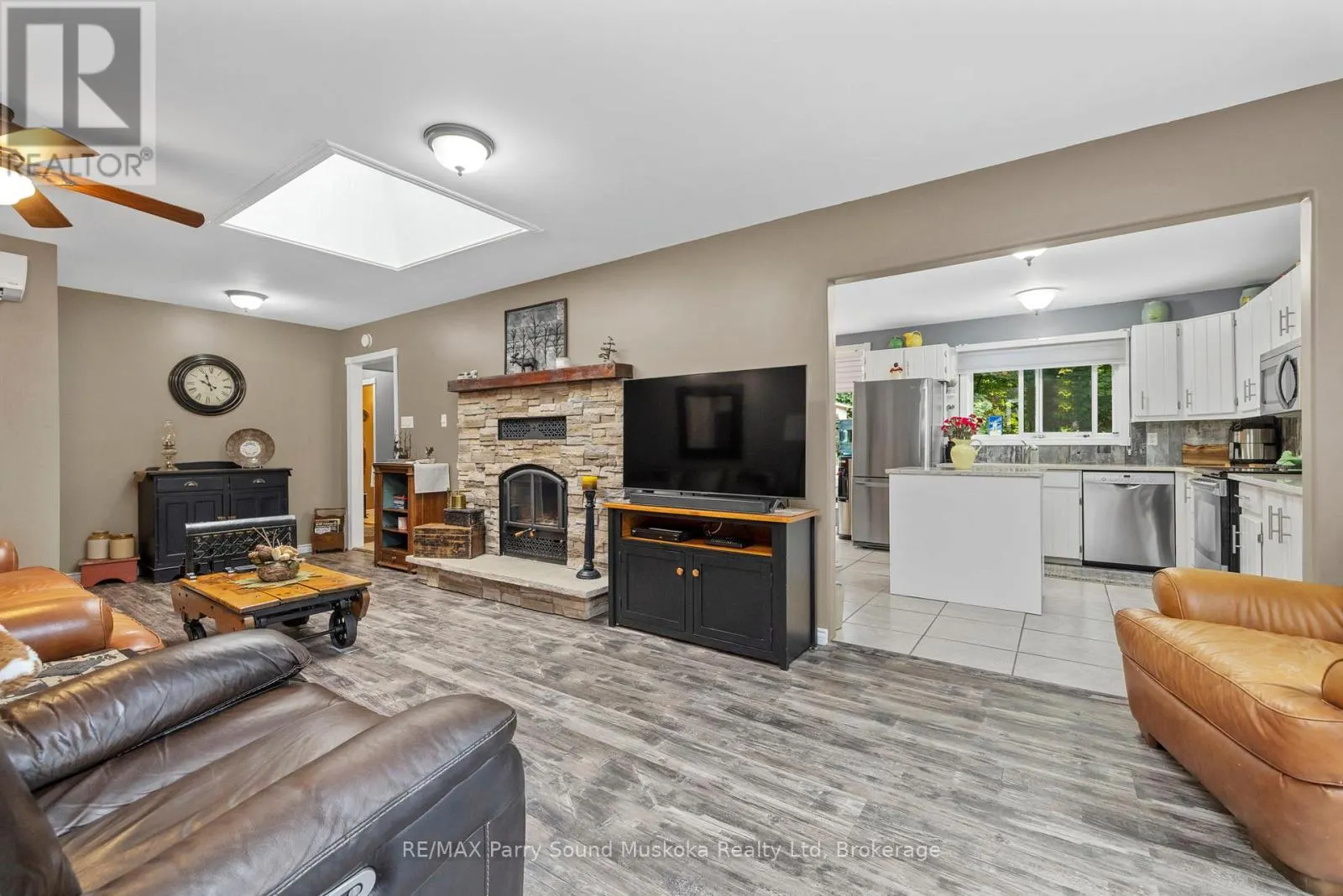 99 BAYVIEW DRIVE