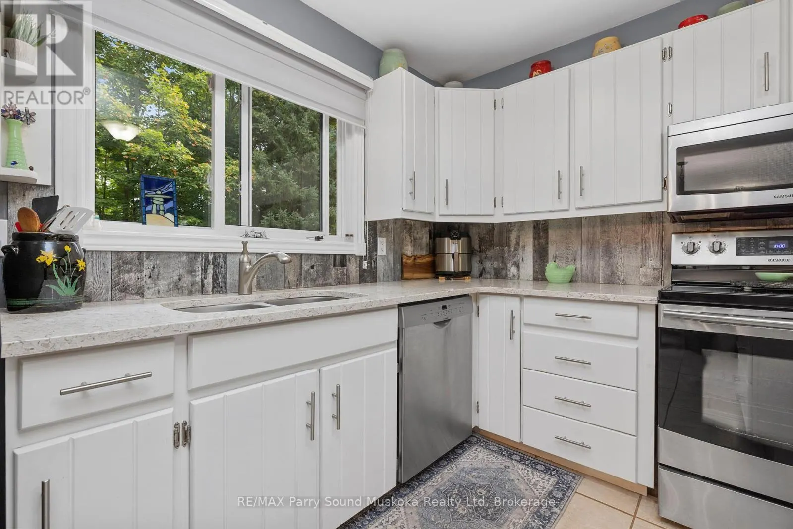 99 BAYVIEW DRIVE