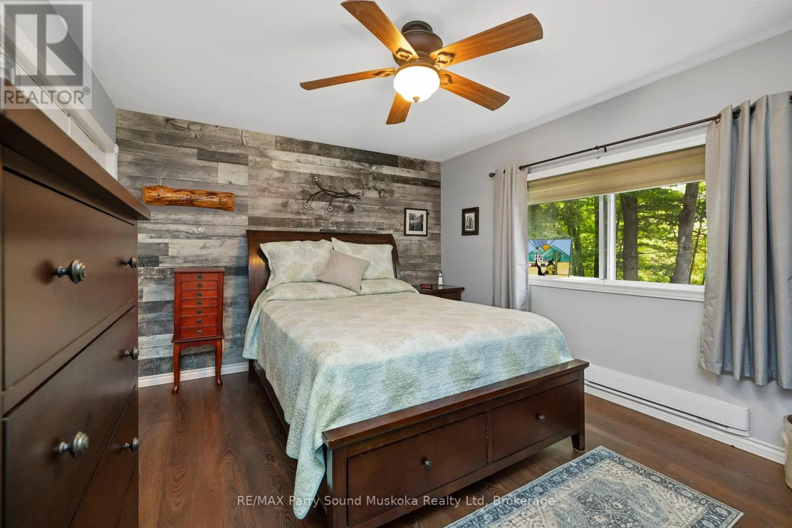 99 BAYVIEW DRIVE