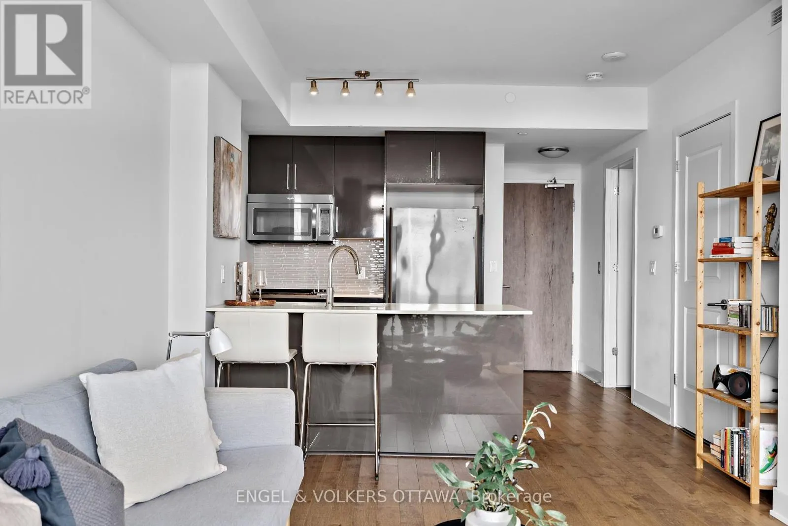 1209 - 485 RICHMOND ROAD