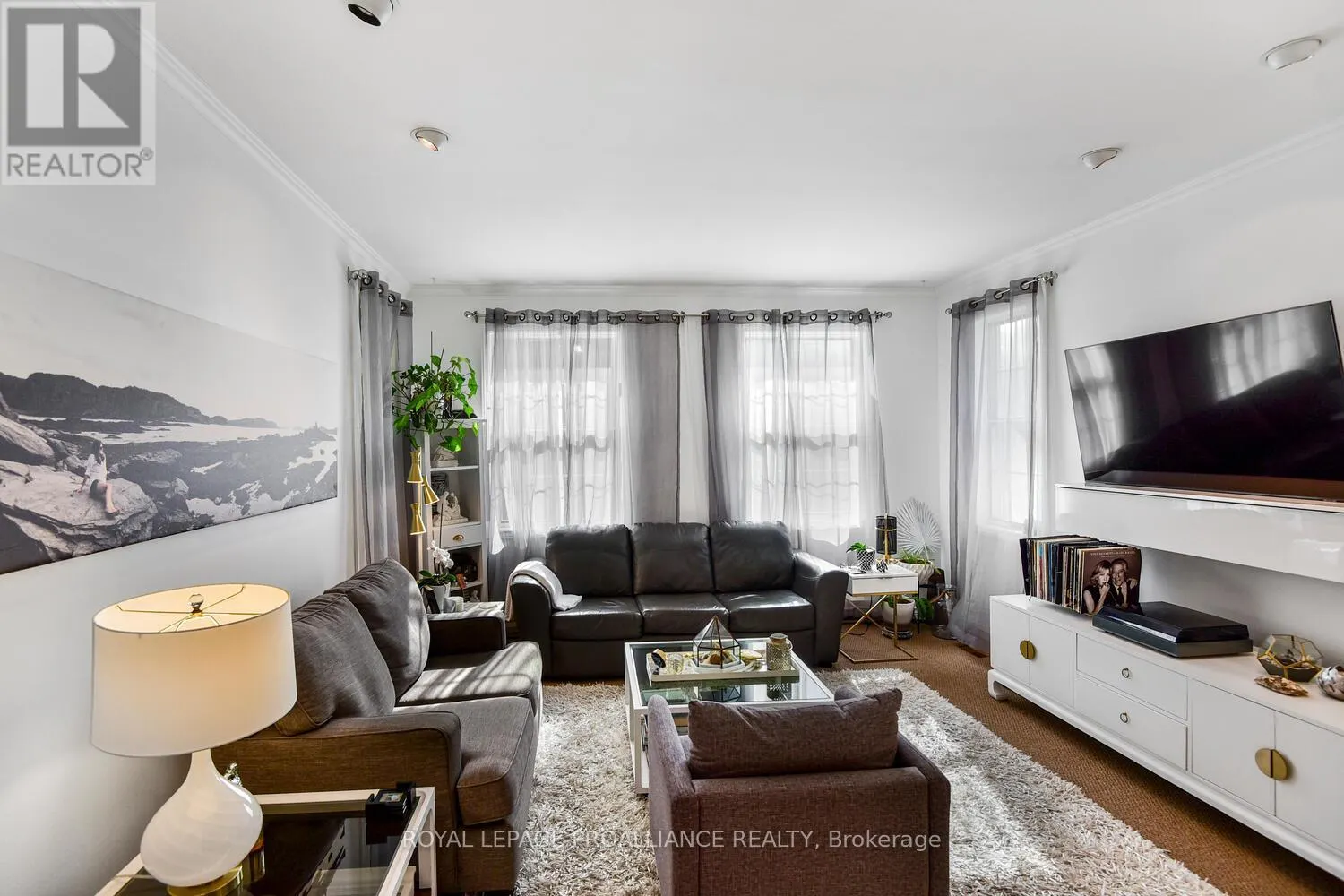 251 COLONEL DOUGLAS CRESCENT