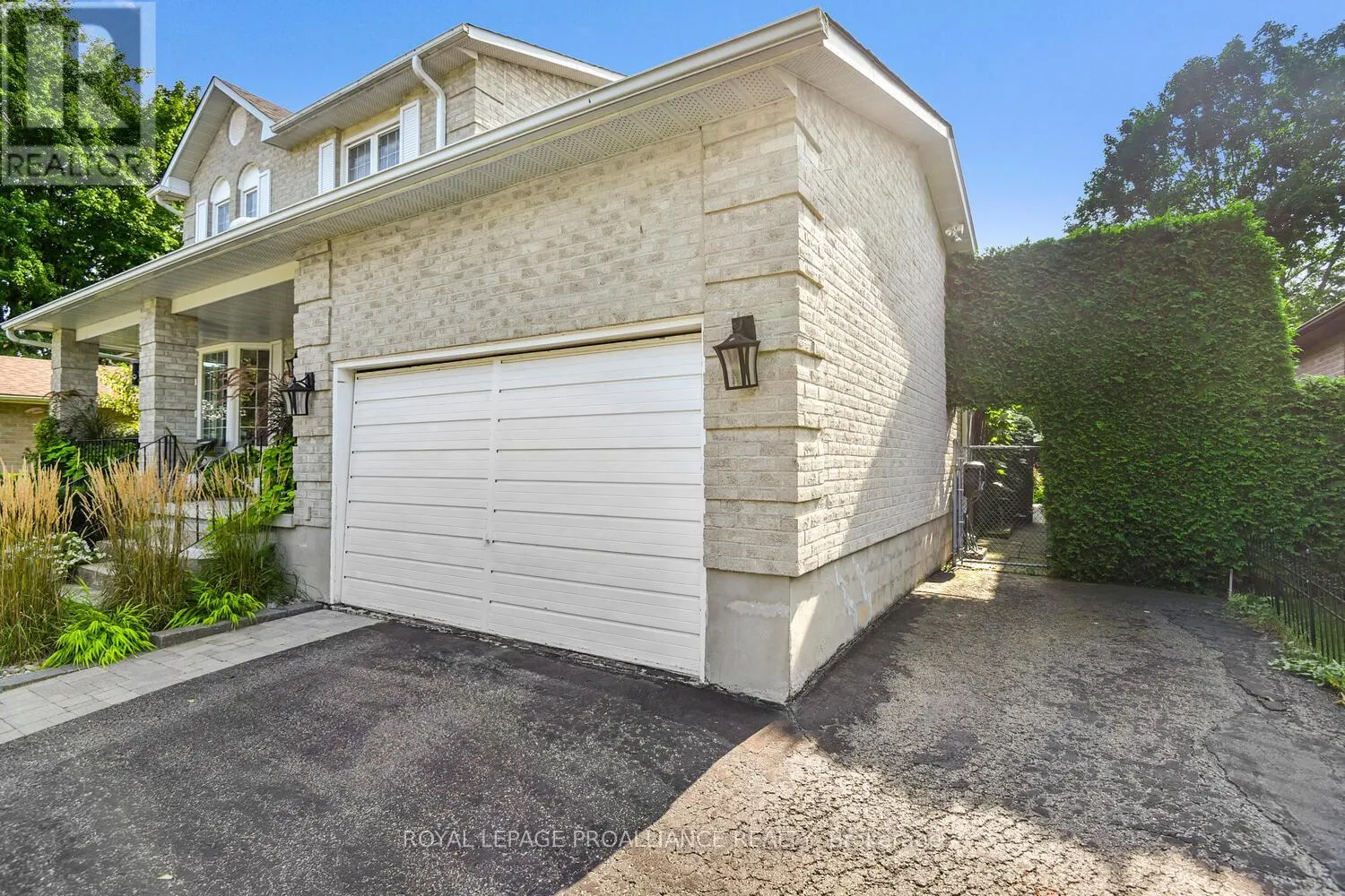 251 COLONEL DOUGLAS CRESCENT