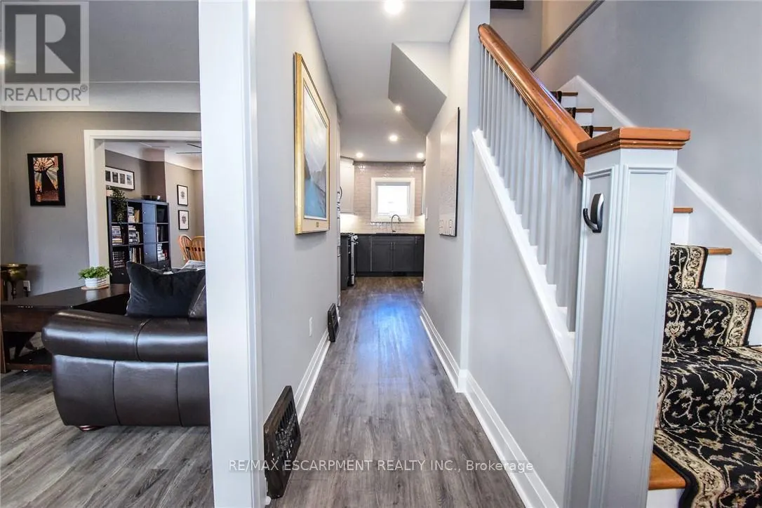 104 TRAGINA AVENUE S