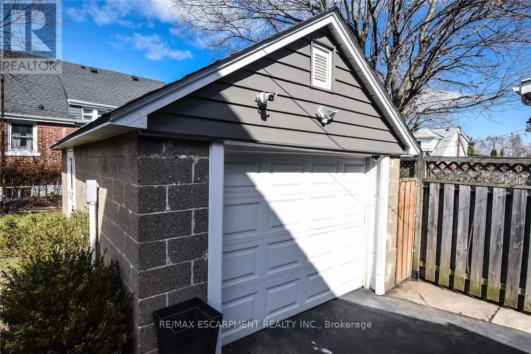 104 TRAGINA AVENUE S