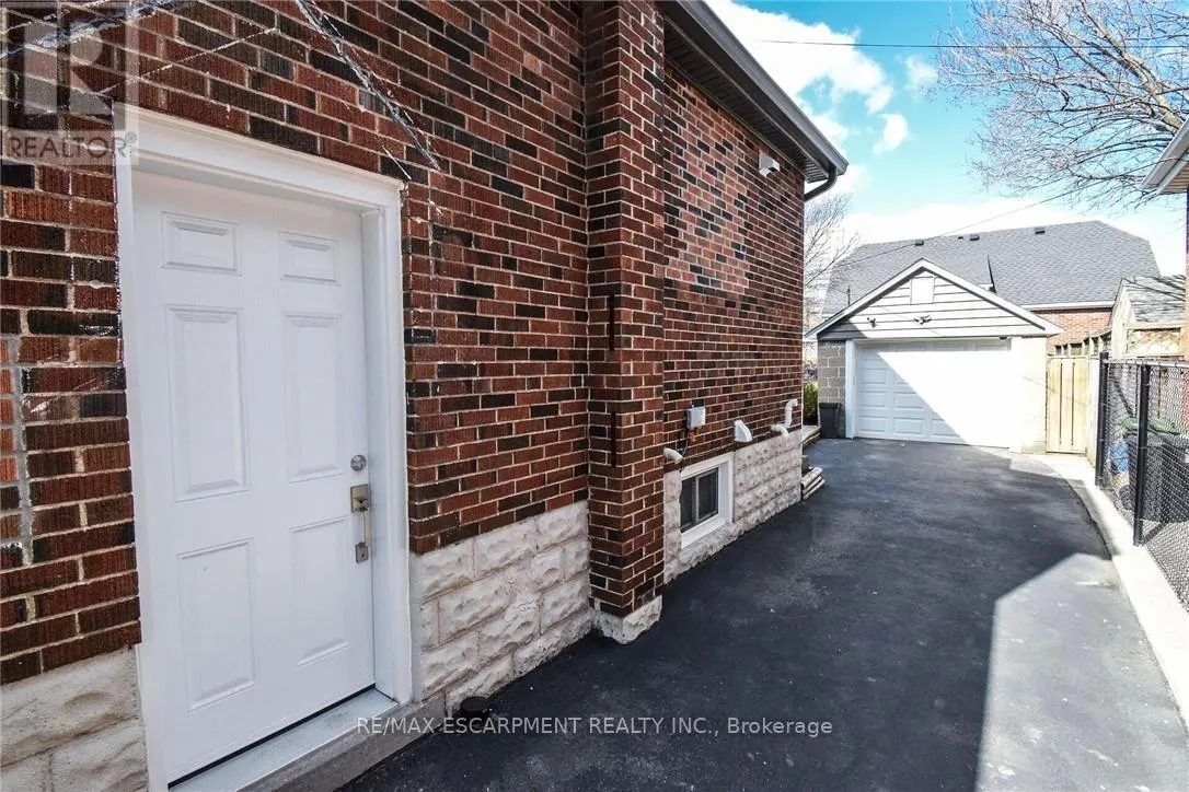 104 TRAGINA AVENUE S