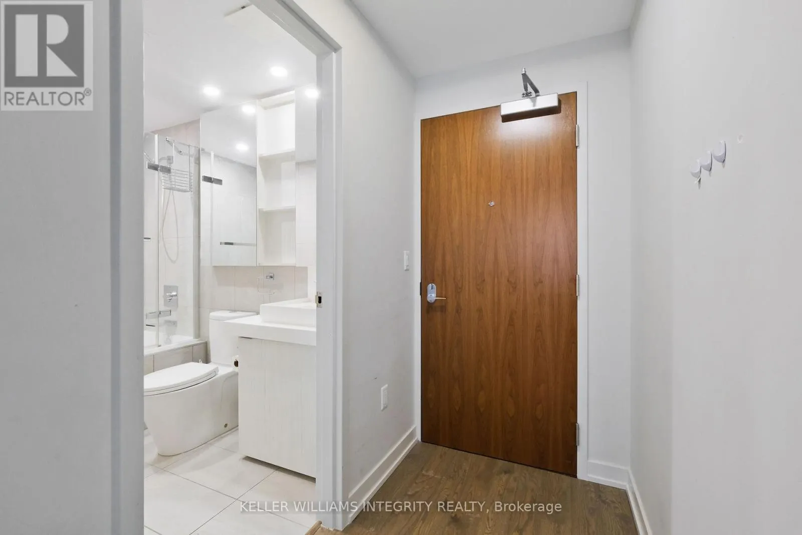 1501 - 101 QUEEN STREET N