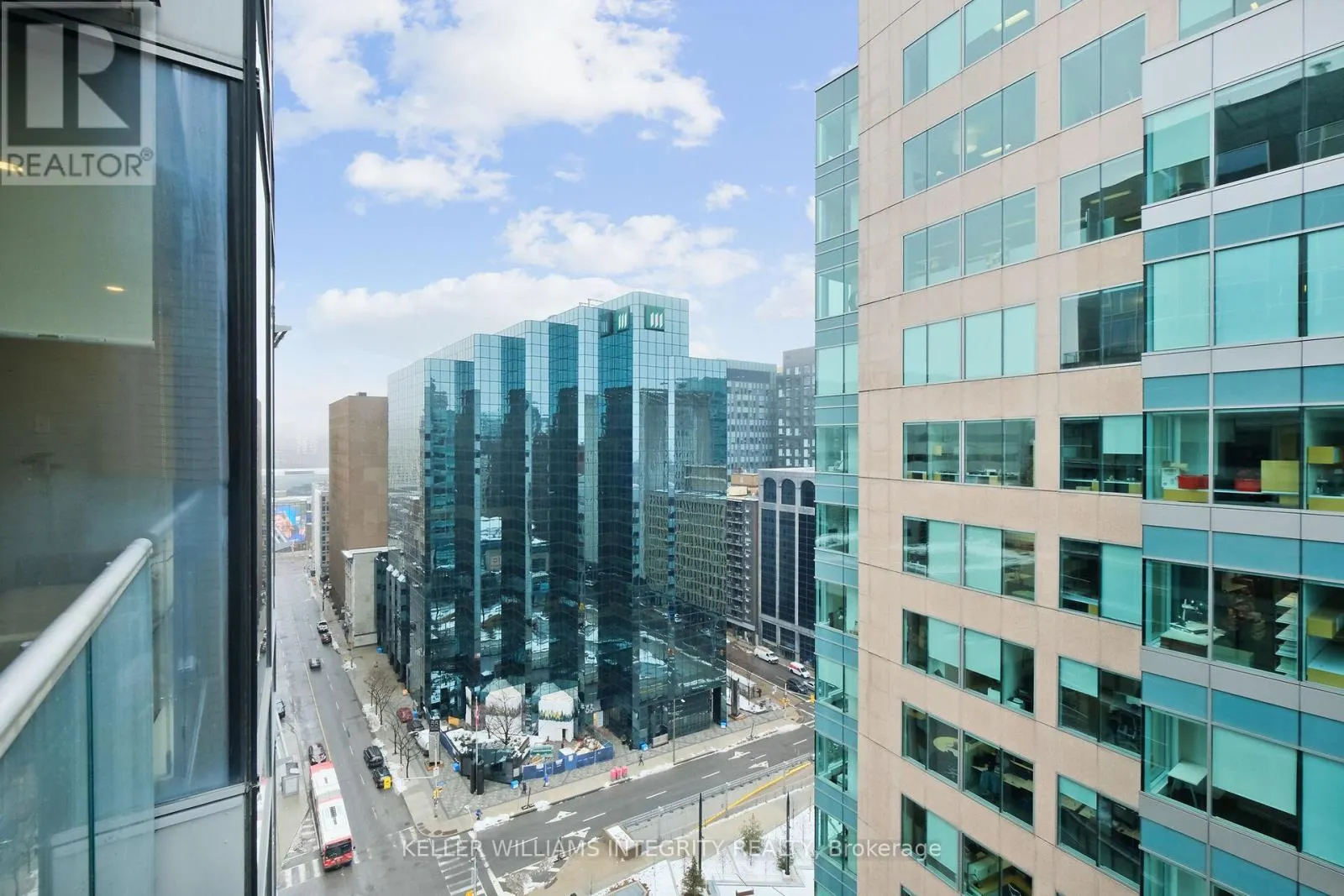 1501 - 101 QUEEN STREET N