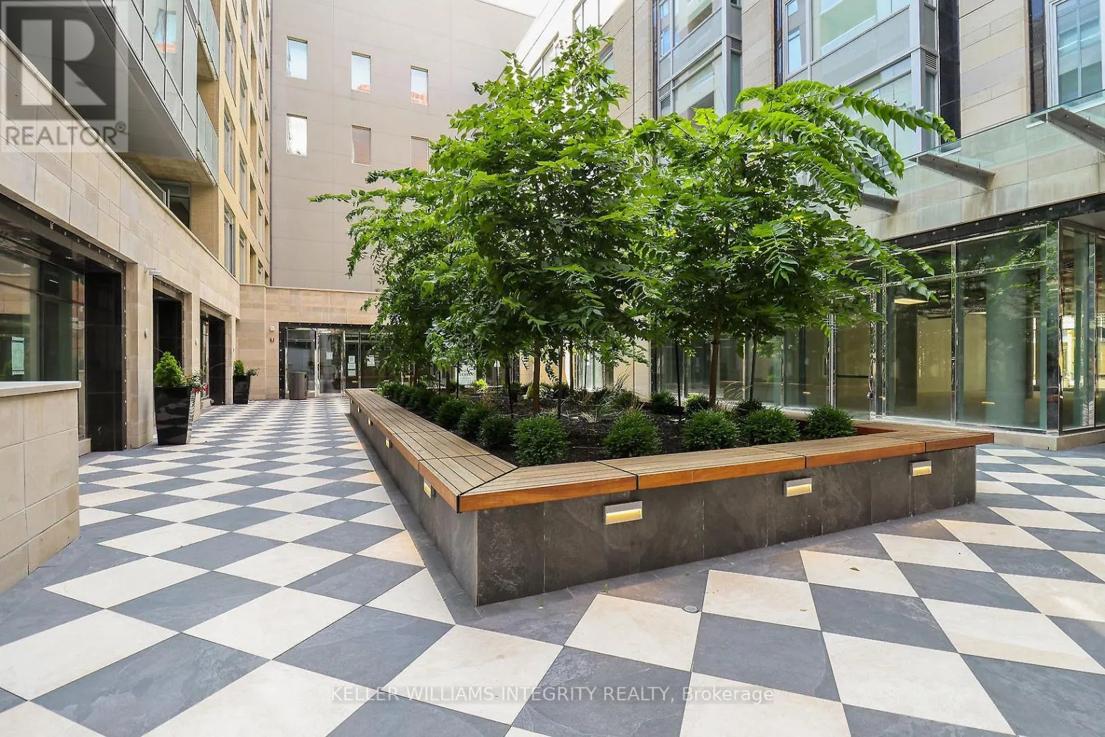 1501 - 101 QUEEN STREET N