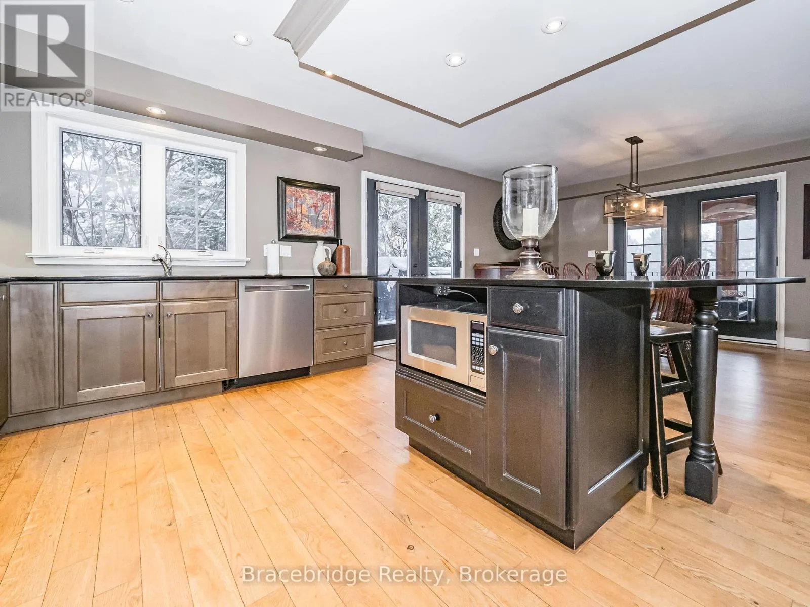 SANDFIELD 5 W10 - 3876 MUSKOKA RD HWY 118 W