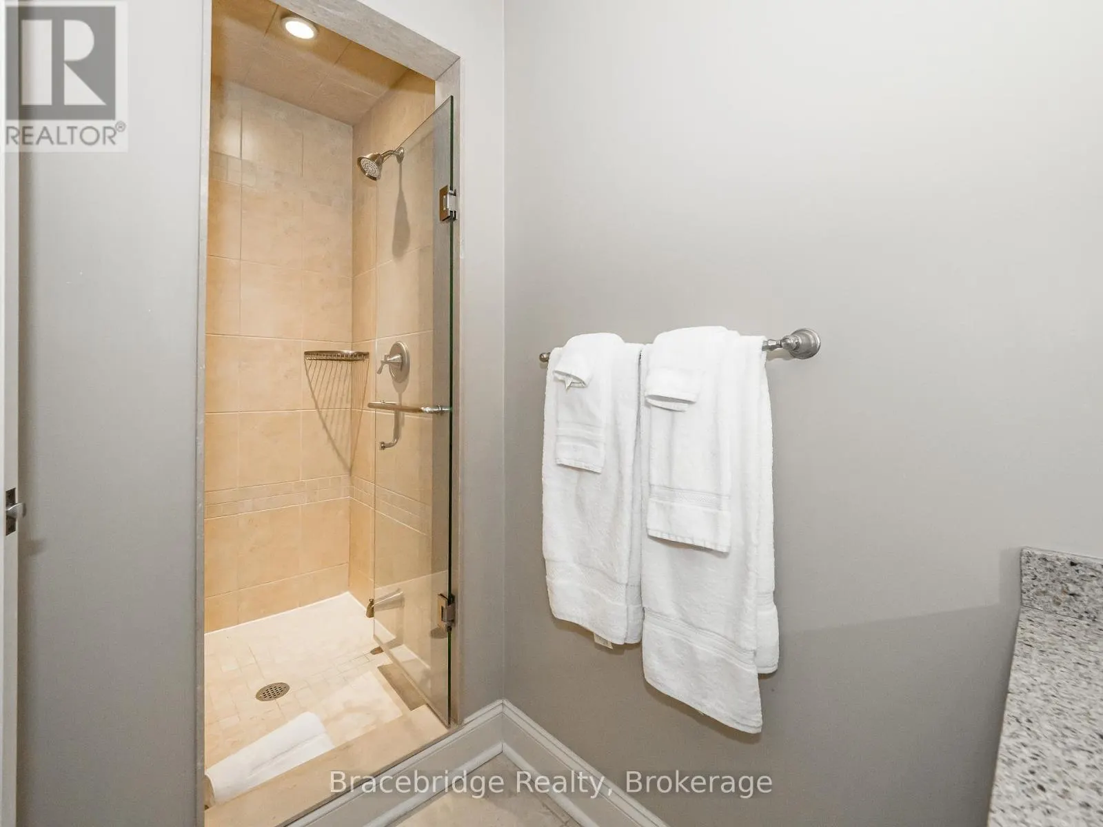 SANDFIELD 5 W10 - 3876 MUSKOKA RD HWY 118 W