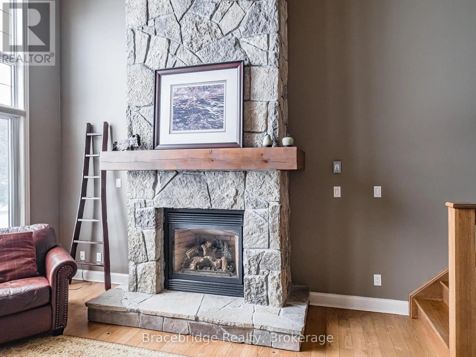 SANDFIELD 5 W10 - 3876 MUSKOKA RD HWY 118 W