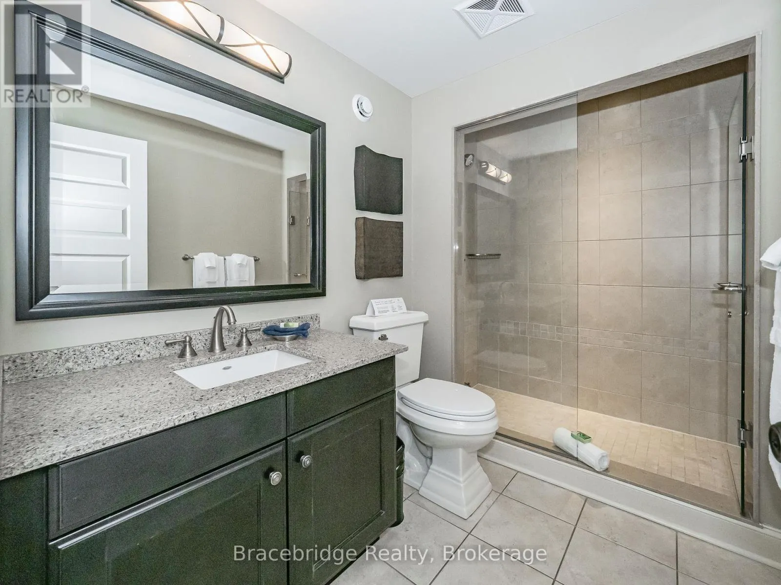 SANDFIELD 5 W10 - 3876 MUSKOKA RD HWY 118 W