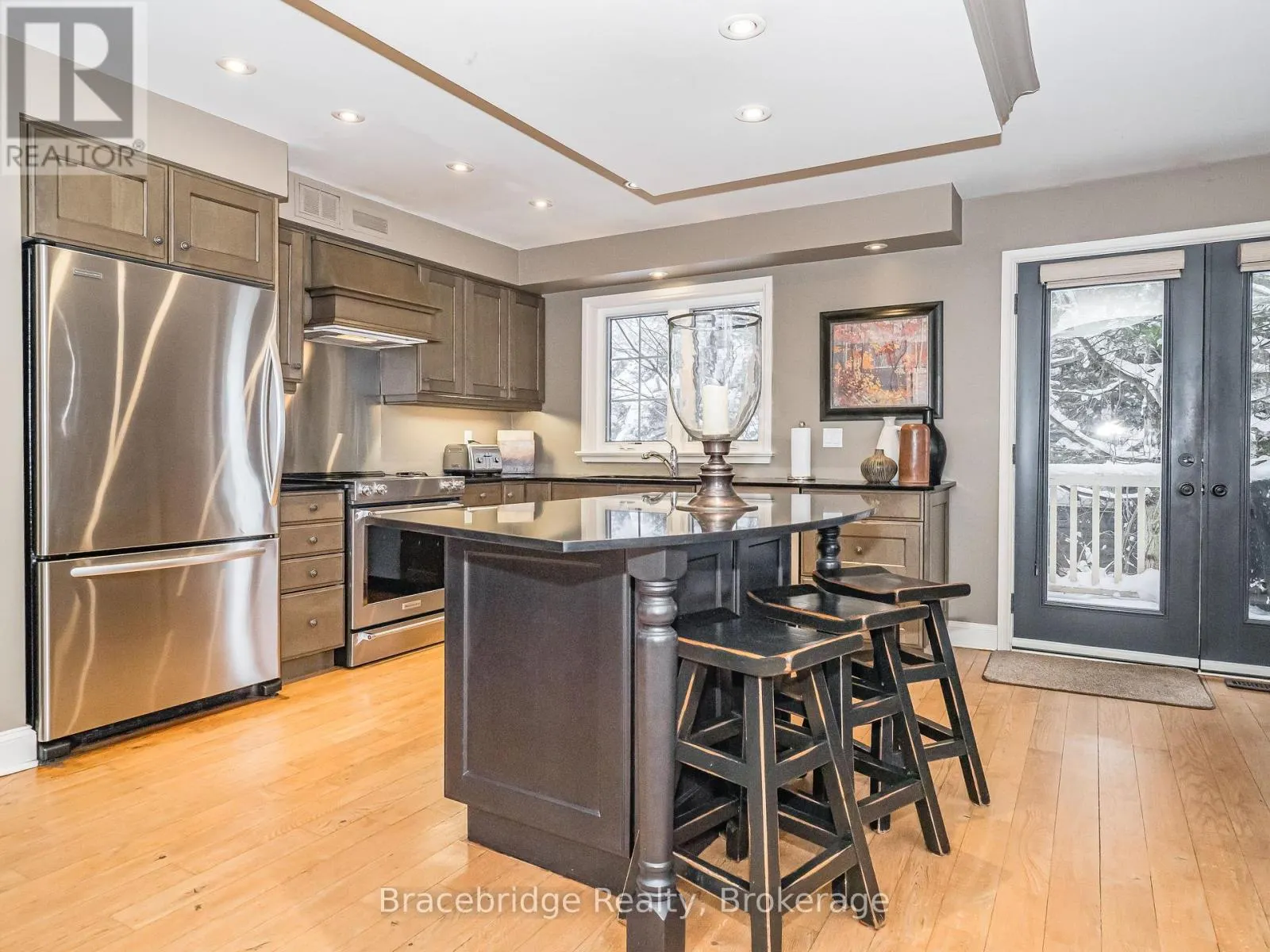 SANDFIELD 5 W10 - 3876 MUSKOKA RD HWY 118 W