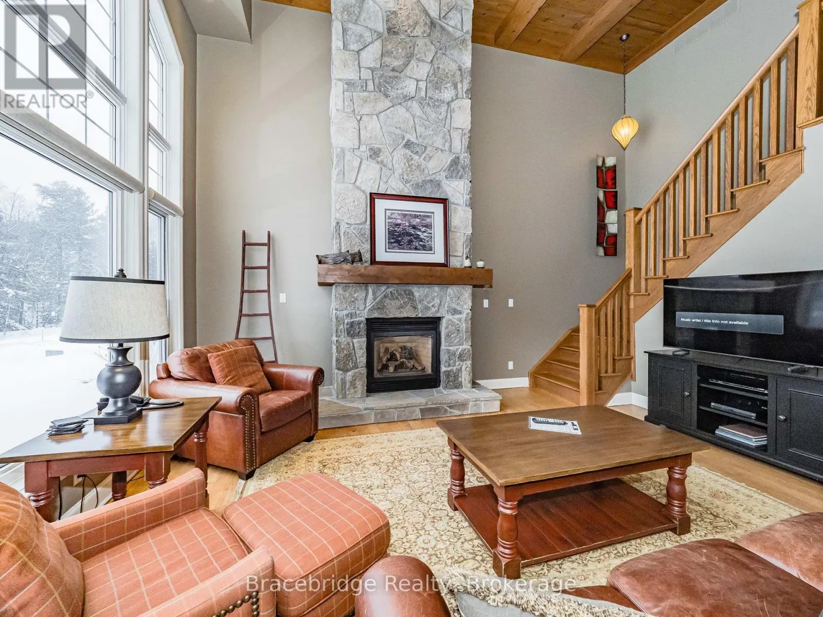 SANDFIELD 5 W10 - 3876 MUSKOKA RD HWY 118 W