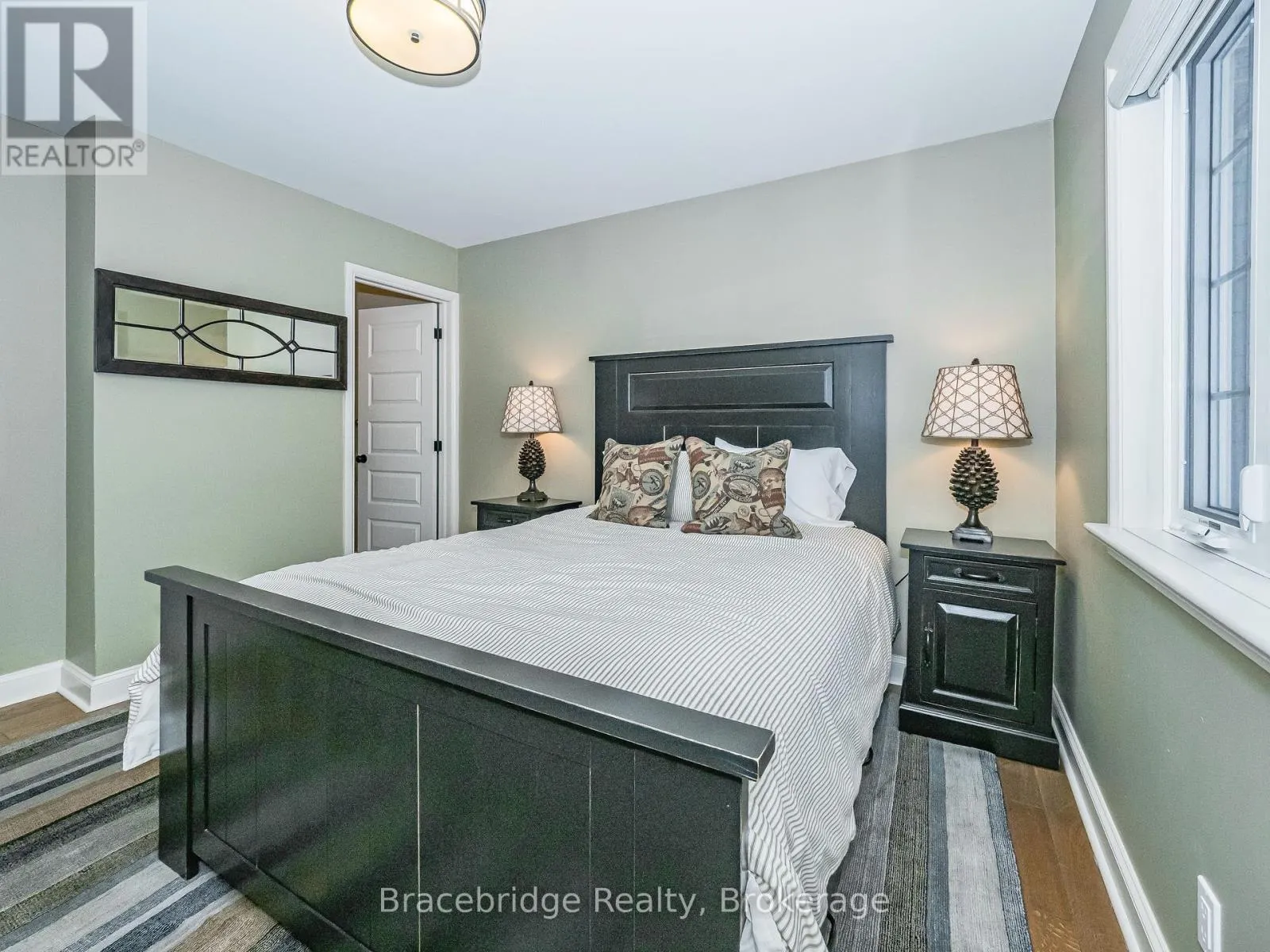SANDFIELD 5 W10 - 3876 MUSKOKA RD HWY 118 W